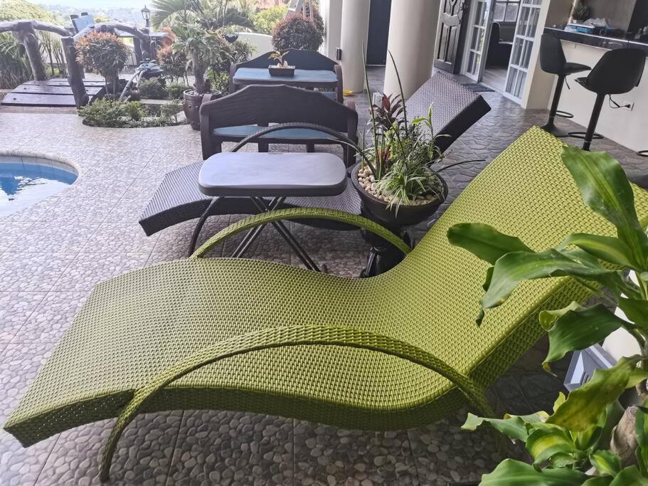 Avana Hills Tagaytay Villa Tagaytay City Exterior foto